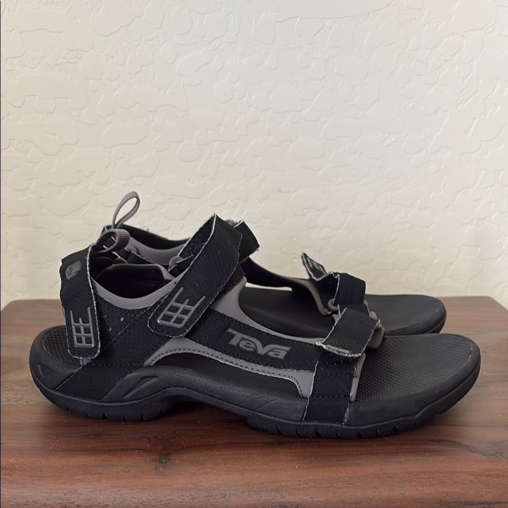 Teva Black and Gray Sport Sandals with Adjustable Straps. 9